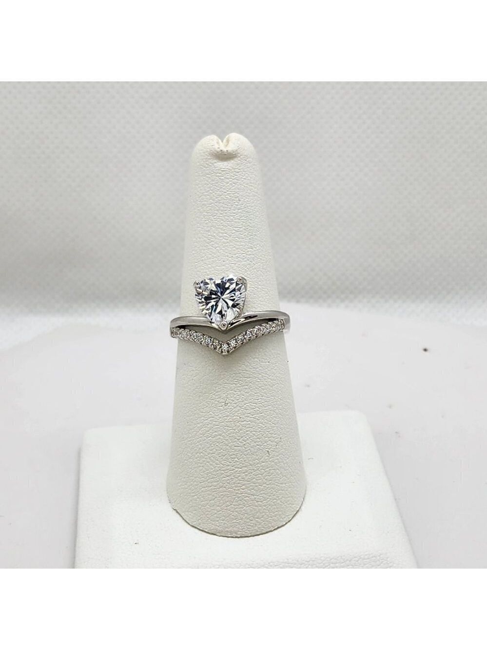 Brand New Sterling Silver 925 Heart V Design Ring